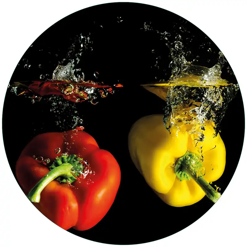 Glasbild Bunte Küche Paprika in rot gelb orange und grün im Wasser 60 x 90 cm Sonderangebot