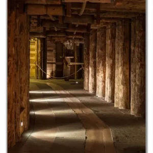 Top-Seller Selbstklebende Türtapete Alter Tunnel in einer Salzmine in Polen selbstklebende Folie mit Schutzlaminat, 93 x 205 cm