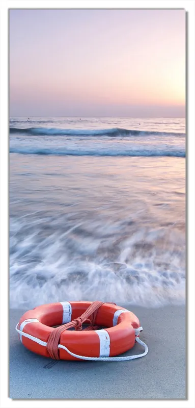 Selbstklebende Türtapete Rettungsring am Strand bei Sonnenuntergang selbstklebende Folie mit Schutzlaminat, 100 x 220 cm Angebot