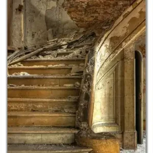 Selbstklebende Türtapete Massive Steintreppe in herrenlosem Haus selbstklebende Folie, 93 x 205 cm Nur Für Kurze Zeit