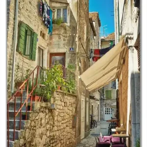 Bestseller Selbstklebende Türtapete Romantische Gasse in Kroatien mitten in der Stadt selbstklebende Folie, 100 x 220 cm