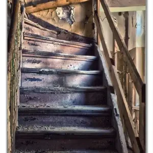 Kostenfreie Lieferung Selbstklebende Türtapete Treppe in einem alten Haus selbstklebende Folie mit Schutzlaminat, 100 x 220 cm