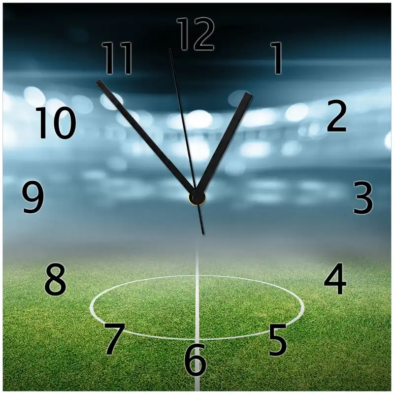 Wanduhr aus Glas Fußball Stadion Mittellinie II mit weißen Zeigern, 30 x 30 cm Kostenloser Rückversand