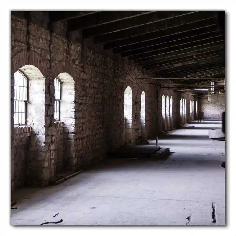 Selbstklebende Möbelfolie Altes Bauwerk - stillgelegte Fabrik 100 x 100 cm Meistverkauft